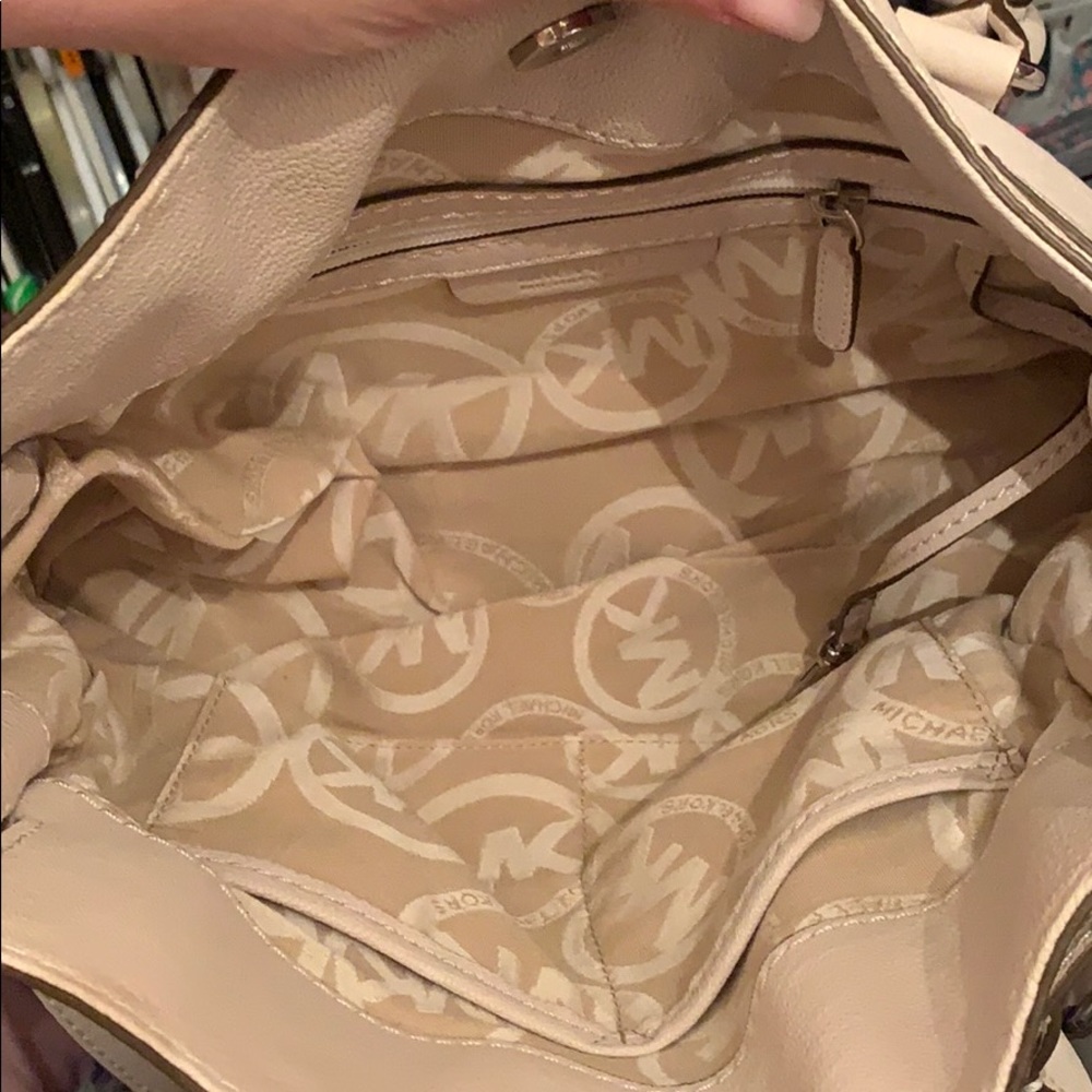 Michael Kors white leather Hamilton purse - Picture 5 of 5